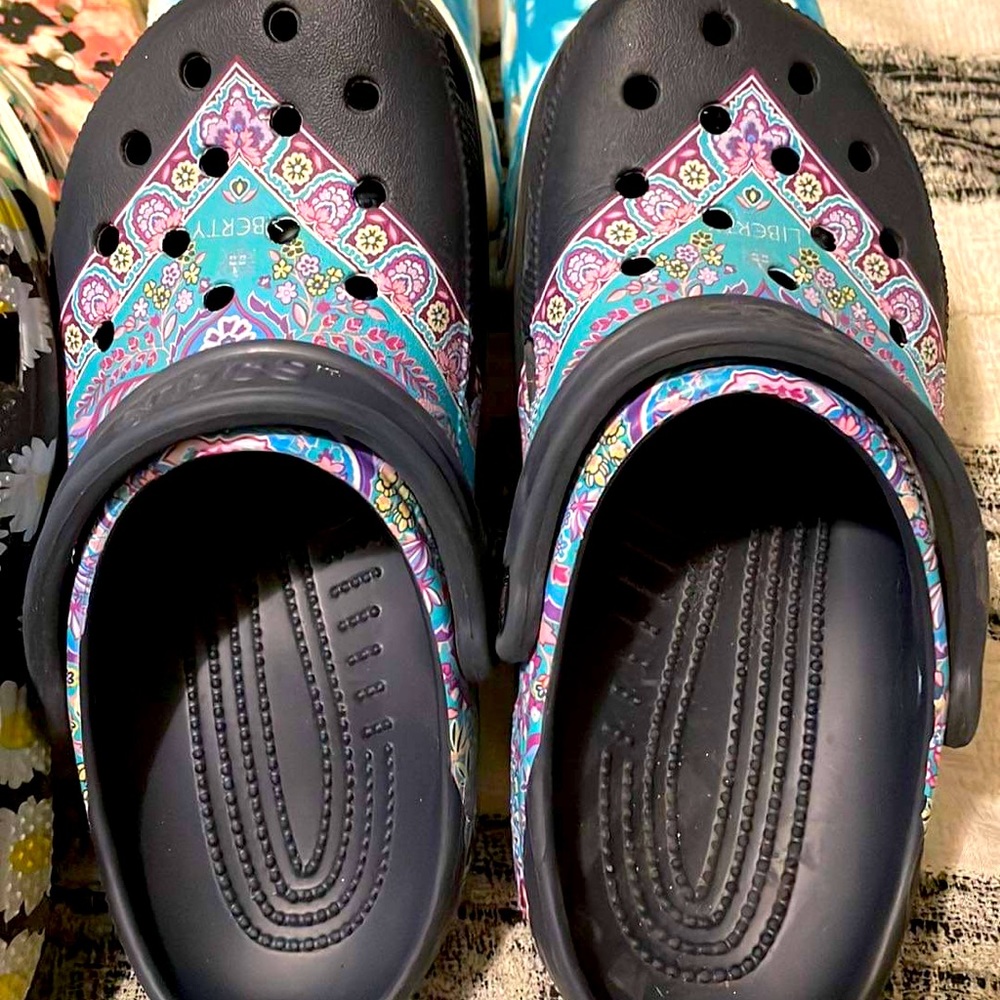 Liberty edition crocs